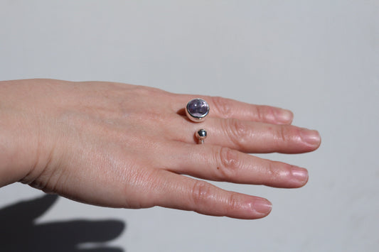 GYOKU RIN • In Lay Ring #01
▪︎Pink Amethyst
(In Lay: Garnet + Blue Zircon)
Size: #12